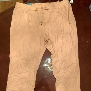 Cropped nose pink pants